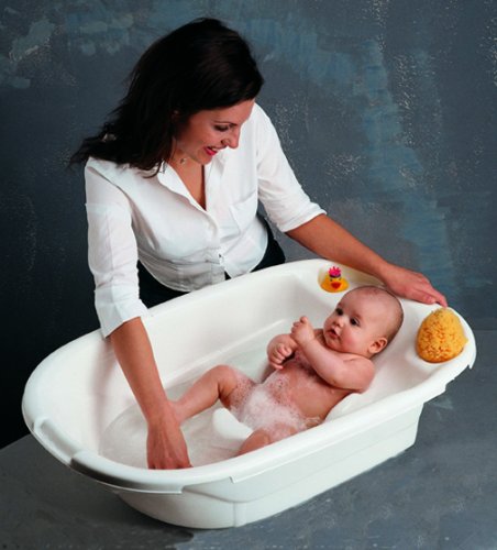 PRIMO Euro Bath with newborn having bath