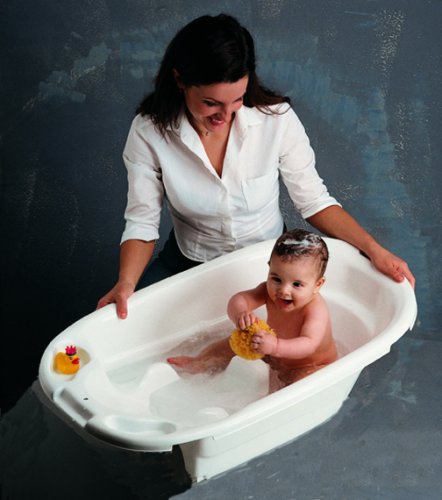 PRIMO Euro Bath infant having bath