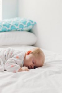 baby co-sleeping in parents bed sleep options baby